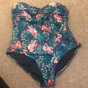 Plus size swim suite
